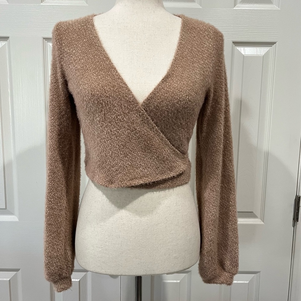 Hollister Cozy Knit Tan Wrap Sweater Size Medium